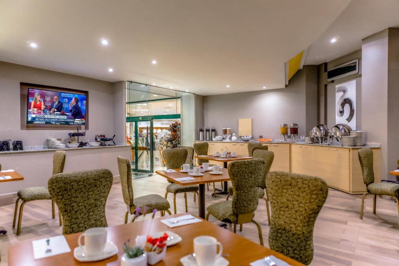 ควอลิตี้ อินน์ ปาชูกา Pachuca ภายนอก รูปภาพ The lounge at the airport