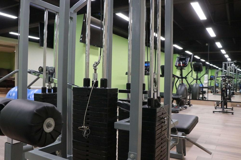 ควอลิตี้ อินน์ ปาชูกา Pachuca ภายนอก รูปภาพ The gym at the University of Roehampton