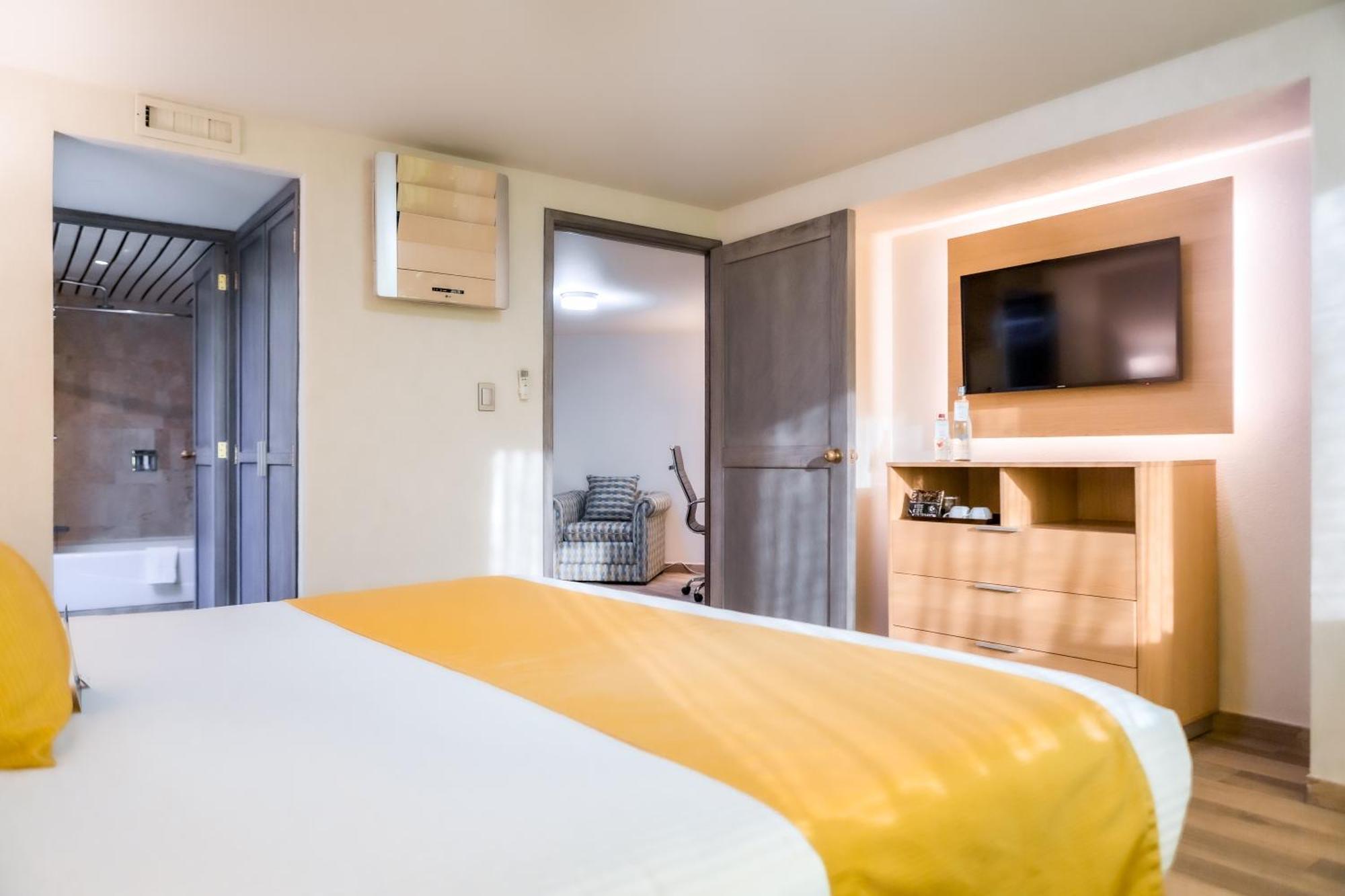 ควอลิตี้ อินน์ ปาชูกา Pachuca ภายนอก รูปภาพ A room at the hotel