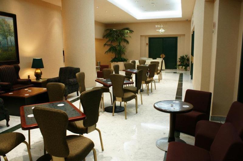 ควอลิตี้ อินน์ ปาชูกา Pachuca ภายนอก รูปภาพ The lounge at the airport